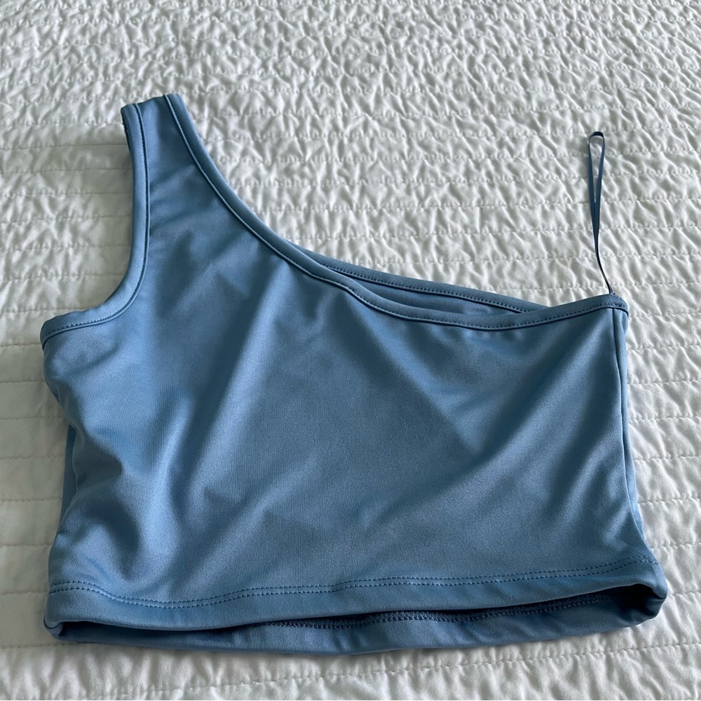 Blue crop top that is half sleeve